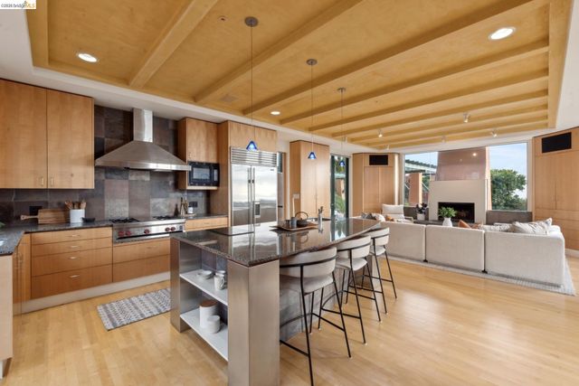 5 Woodside Way, Oakland, CA 94611