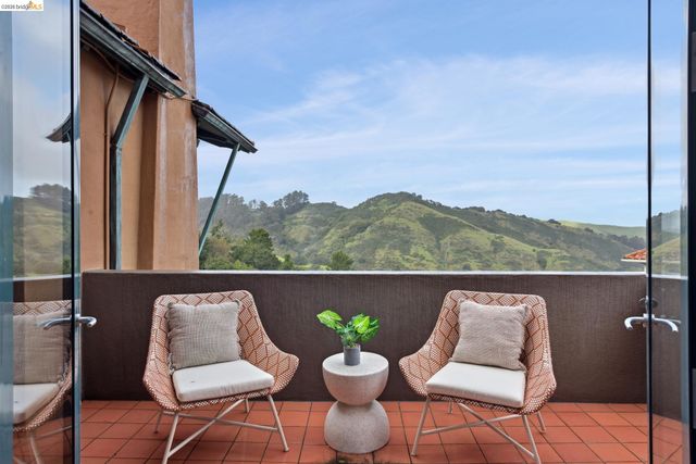 5 Woodside Way, Oakland, CA 94611