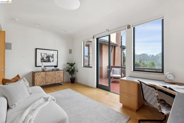 5 Woodside Way, Oakland, CA 94611
