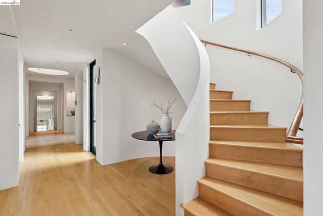 5 Woodside Way, Oakland, CA 94611