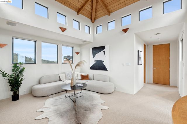 5 Woodside Way, Oakland, CA 94611