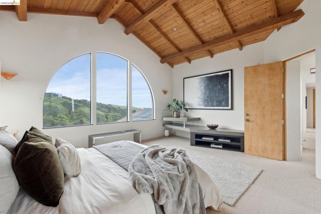 5 Woodside Way, Oakland, CA 94611