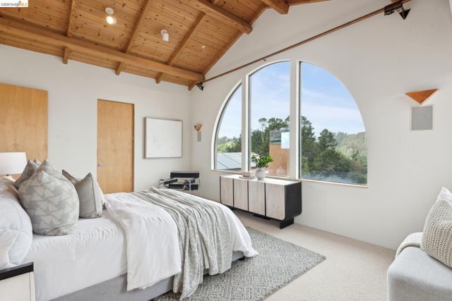 5 Woodside Way, Oakland, CA 94611