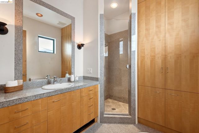 5 Woodside Way, Oakland, CA 94611