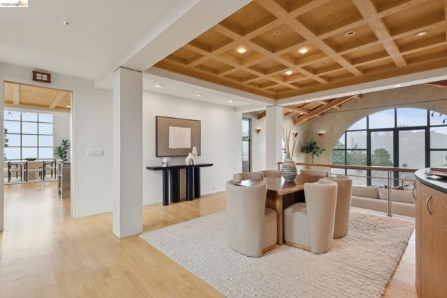 5 Woodside Way, Oakland, CA 94611