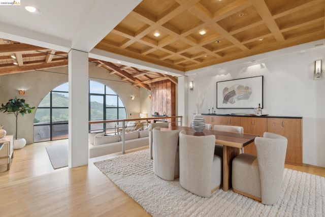 5 Woodside Way, Oakland, CA 94611