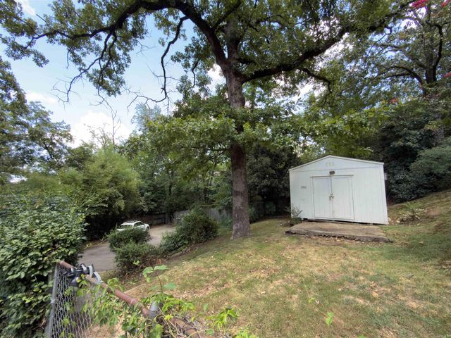 1926 Waterside Drive, North Little Rock, AR 72116