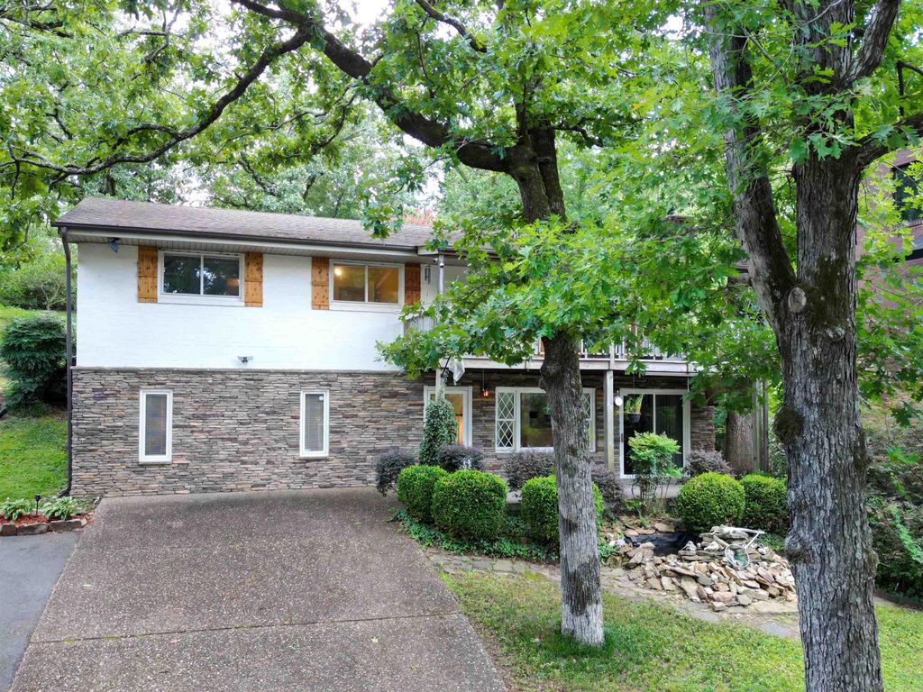 1926 Waterside Drive, North Little Rock, AR 72116