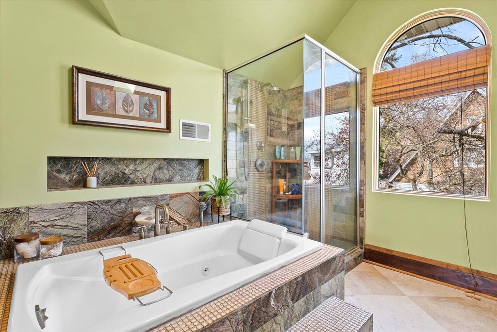 property-img