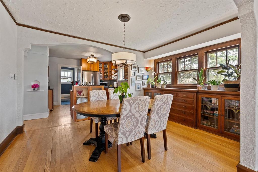 property-img