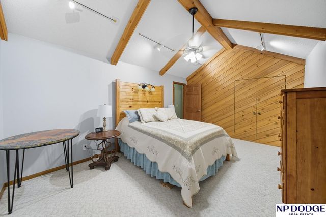 27612 Fontanelle Oaks Circle, Nickerson, NE 68044