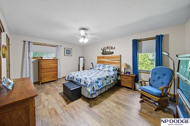 27612 Fontanelle Oaks Circle, Nickerson, NE 68044