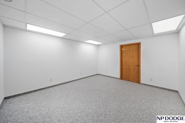 27612 Fontanelle Oaks Circle, Nickerson, NE 68044