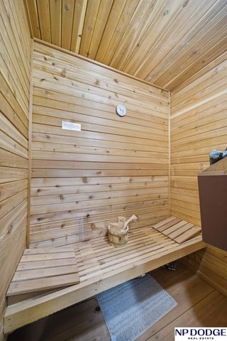 27612 Fontanelle Oaks Circle, Nickerson, NE 68044