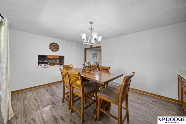 27612 Fontanelle Oaks Circle, Nickerson, NE 68044