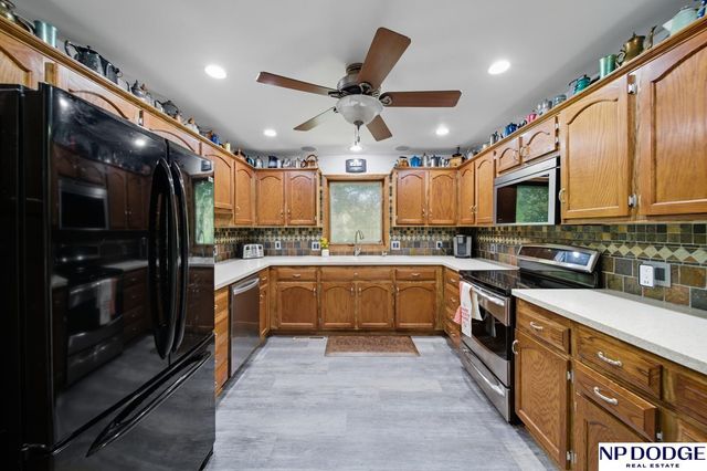 27612 Fontanelle Oaks Circle, Nickerson, NE 68044