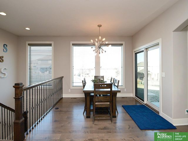 516 Sherwood Drive, Gretna, NE 68028