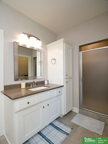 516 Sherwood Drive, Gretna, NE 68028