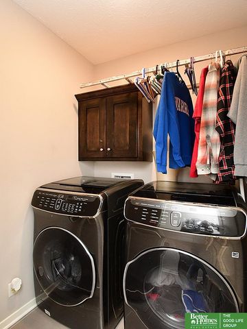 516 Sherwood Drive, Gretna, NE 68028