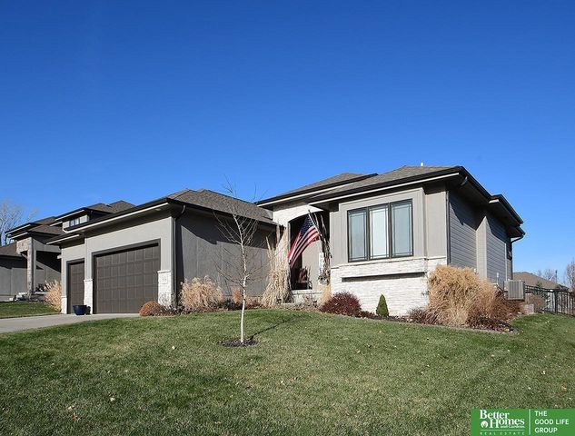 516 Sherwood Drive, Gretna, NE 68028