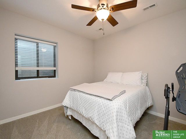 516 Sherwood Drive, Gretna, NE 68028