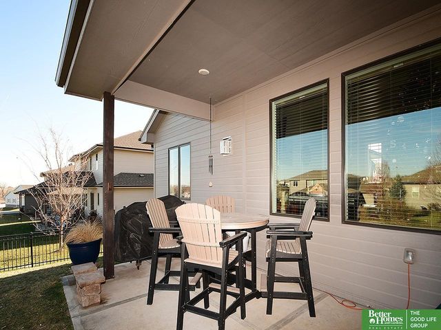 516 Sherwood Drive, Gretna, NE 68028