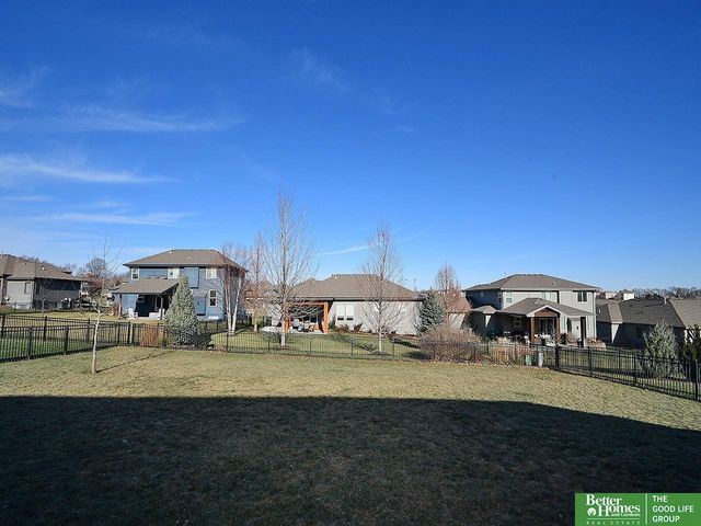 516 Sherwood Drive, Gretna, NE 68028