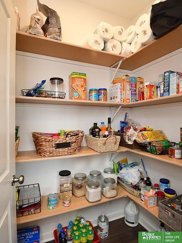 516 Sherwood Drive, Gretna, NE 68028