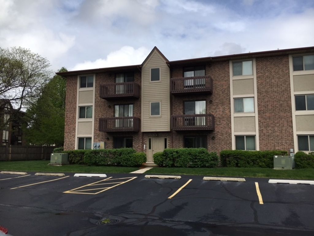1495 Georgia Court 204, Naperville, IL 60540