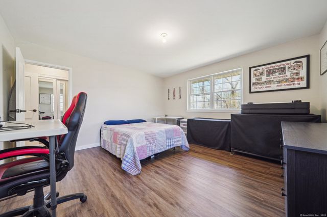 1000 Knapps Highway 23, Fairfield, CT 06825