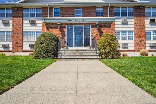 1000 Knapps Highway 23, Fairfield, CT 06825