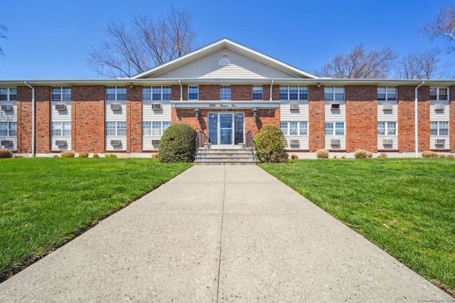 1000 Knapps Highway 23, Fairfield, CT 06825