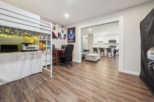 1000 Knapps Highway 23, Fairfield, CT 06825