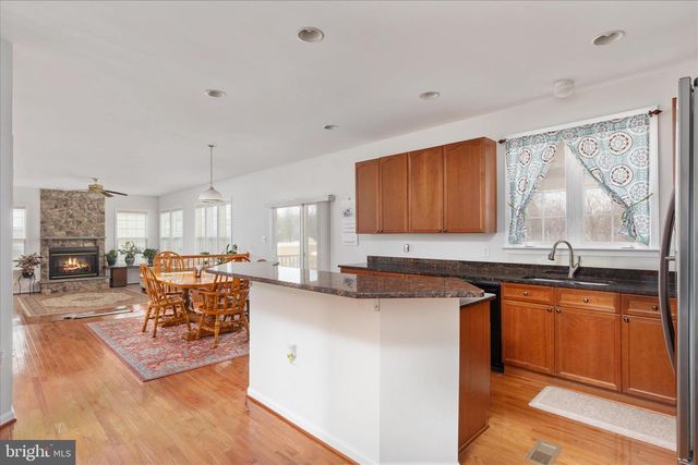 25 LILBURN DR, Bunker Hill, WV 25413