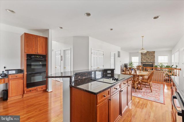 25 LILBURN DR, Bunker Hill, WV 25413