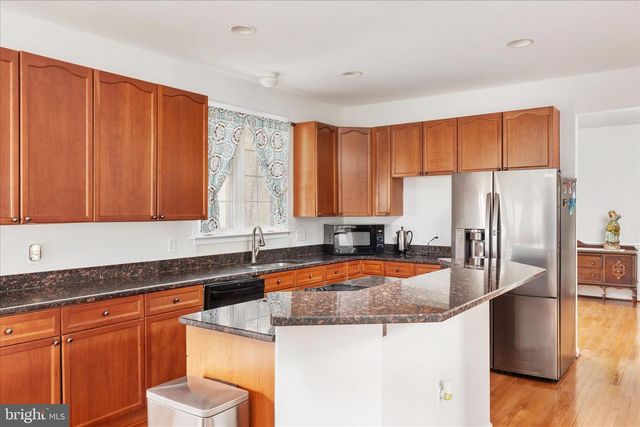 25 LILBURN DR, Bunker Hill, WV 25413