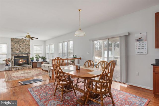 25 LILBURN DR, Bunker Hill, WV 25413