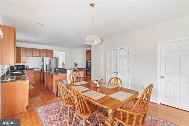 25 LILBURN DR, Bunker Hill, WV 25413