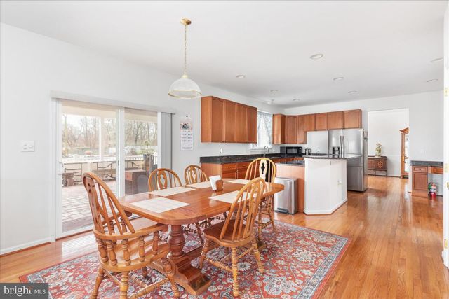 25 LILBURN DR, Bunker Hill, WV 25413