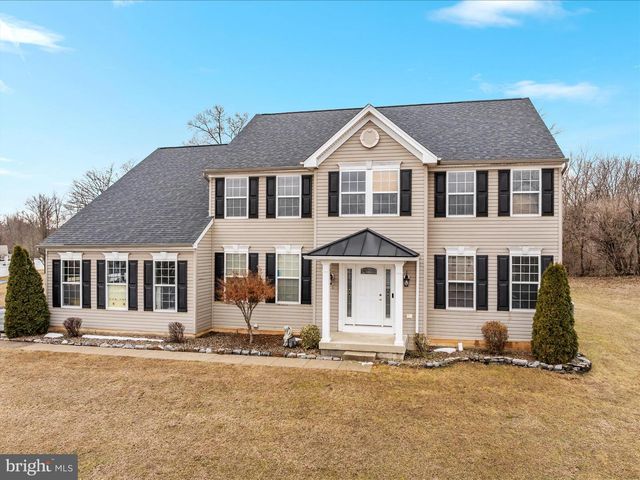 25 LILBURN DR, Bunker Hill, WV 25413