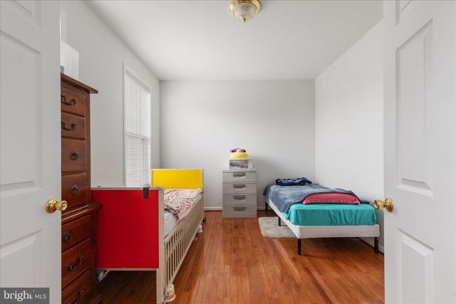 25 LILBURN DR, Bunker Hill, WV 25413