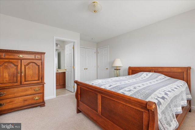 25 LILBURN DR, Bunker Hill, WV 25413