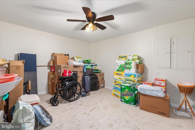 25 LILBURN DR, Bunker Hill, WV 25413