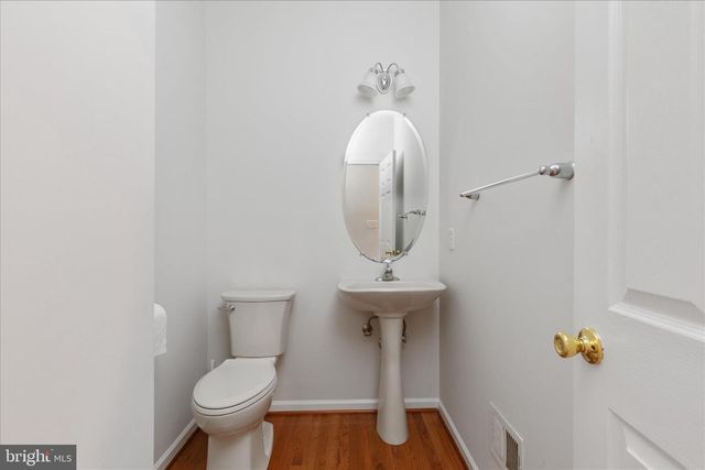 25 LILBURN DR, Bunker Hill, WV 25413