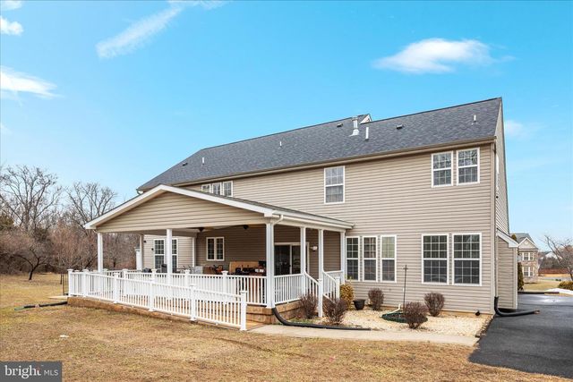 25 LILBURN DR, Bunker Hill, WV 25413