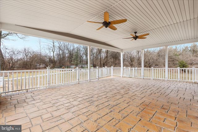 25 LILBURN DR, Bunker Hill, WV 25413