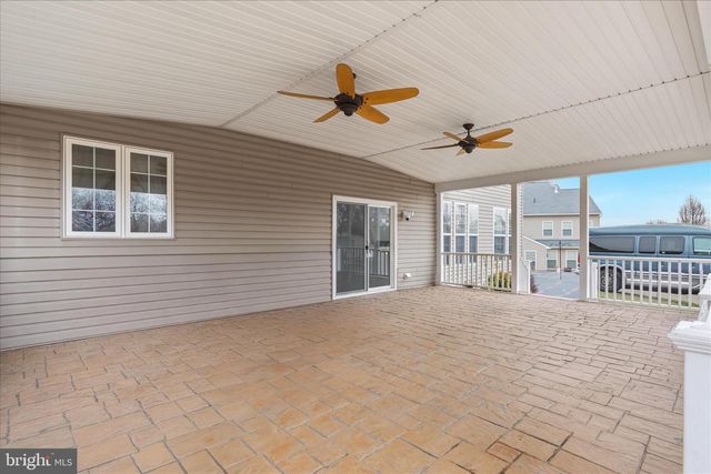 25 LILBURN DR, Bunker Hill, WV 25413