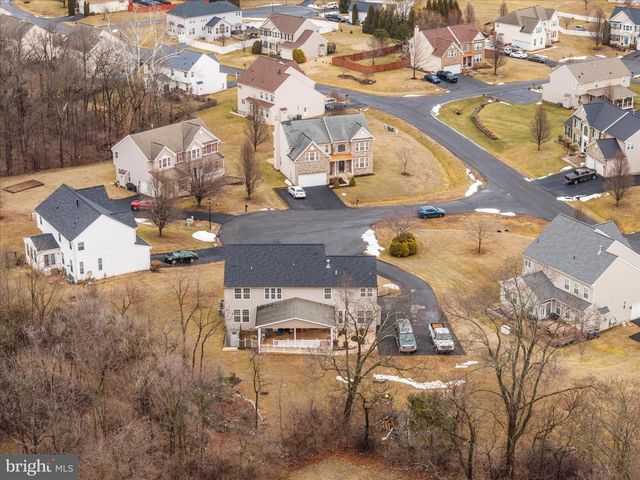 25 LILBURN DR, Bunker Hill, WV 25413