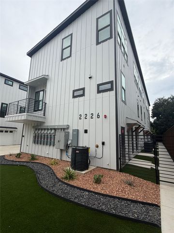 2226 Shea Road 107, Dallas, TX 75235