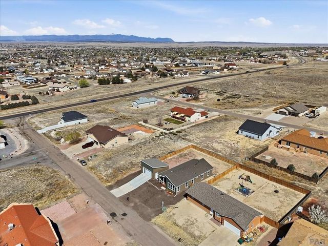 279 W Acorn Dr, Pueblo West, CO 81007